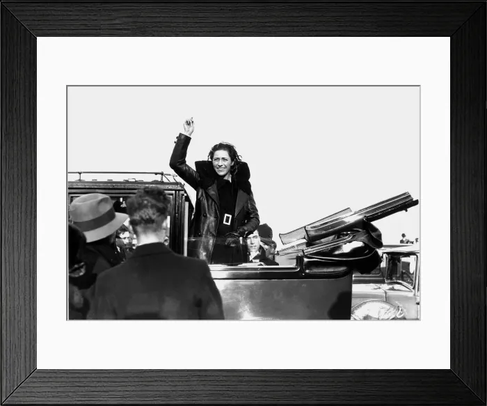 Framed Print : From 14-18 November 1932 Amy Johnson, CBE flew her new de Havilland DH Framed Print : From 14-18 November 1932 Amy Johnson, CBE flew her new de Havilland DH