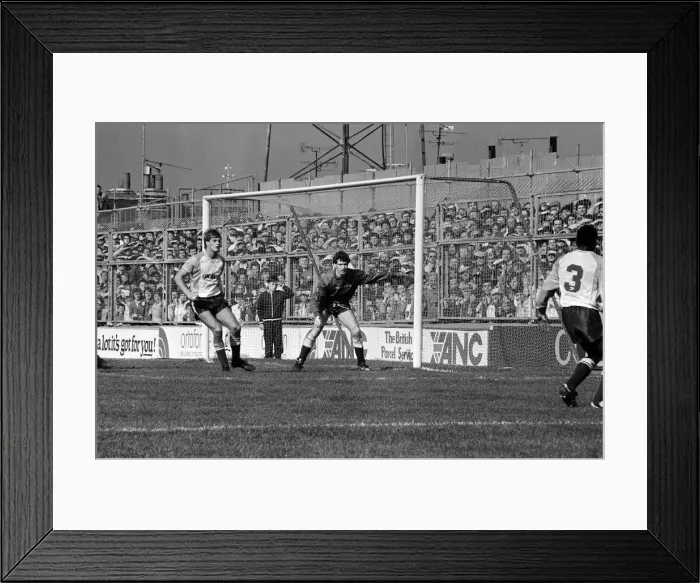 Framed Print : English League Division Two Reading 2 -2 Portsmouth match held at Elm Park Framed Print : English League Division Two Reading 2 -2 Portsmouth match held at Elm Park