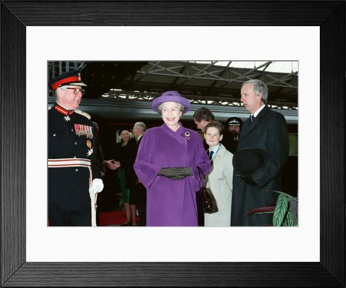 Framed Print : Queen Elizabeth II visits Huddersfield. 30th November 1990 Framed Print : Queen Elizabeth II visits Huddersfield. 30th November 1990