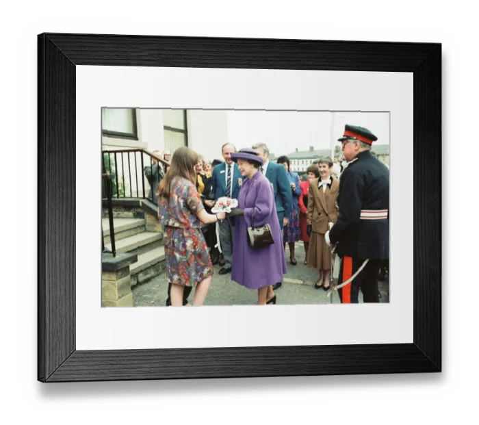 Framed Print : Queen Elizabeth II visits Huddersfield. 30th November 1990 Framed Print : Queen Elizabeth II visits Huddersfield. 30th November 1990