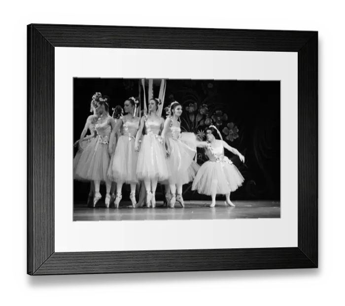 Framed Print : Ronnie Corbett in a scene as a ballet dancer at the London Palladium