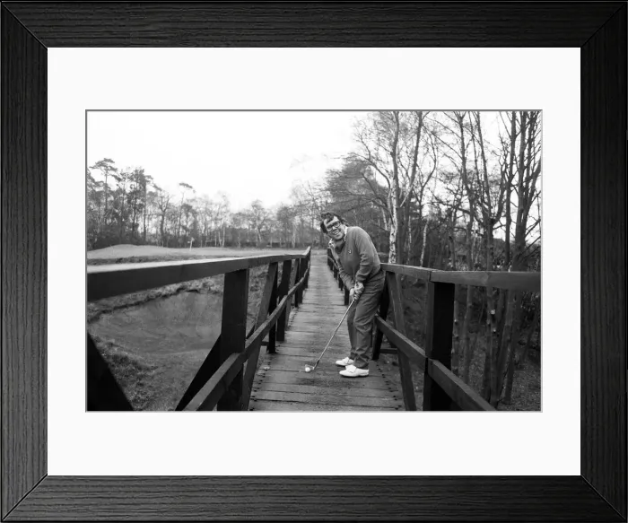 Framed Print : Ronnie Corbett made his bow as newly appointed Captain of the Variety Club of Great Framed Print : Ronnie Corbett made his bow as newly appointed Captain of the Variety Club of Great