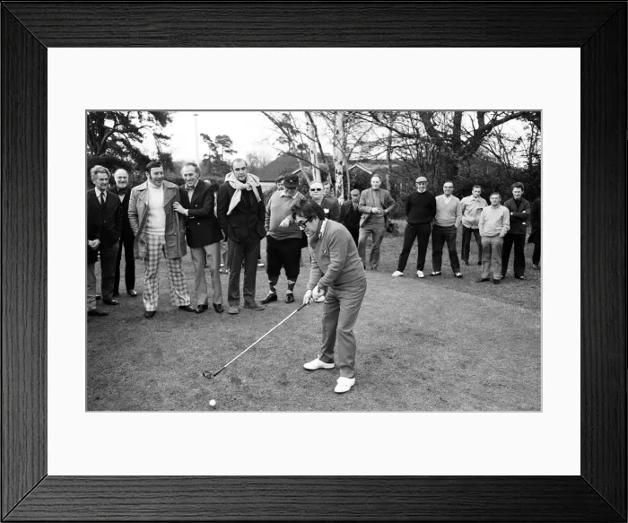 Framed Print : Ronnie Corbett made his bow as newly appointed Captain of the Variety Club of Great Framed Print : Ronnie Corbett made his bow as newly appointed Captain of the Variety Club of Great