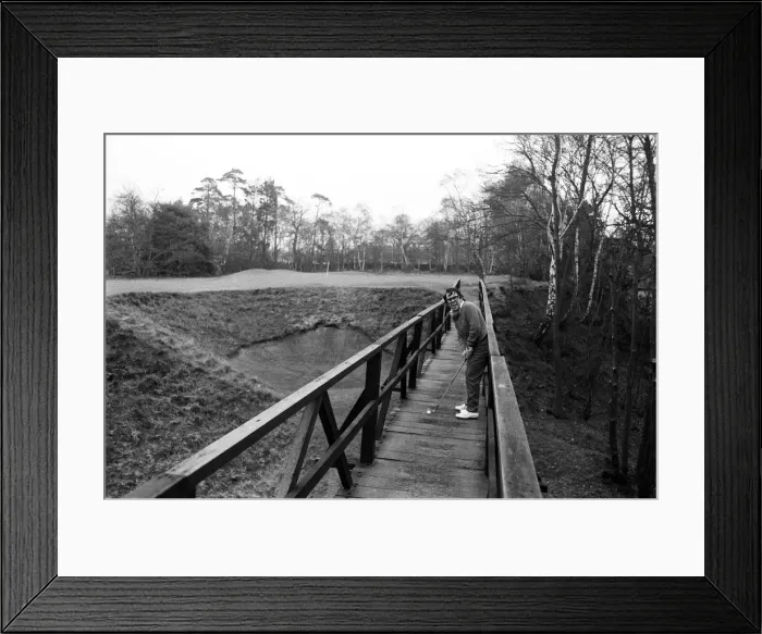 Framed Print : Ronnie Corbett made his bow as newly appointed Captain of the Variety Club of Great Framed Print : Ronnie Corbett made his bow as newly appointed Captain of the Variety Club of Great