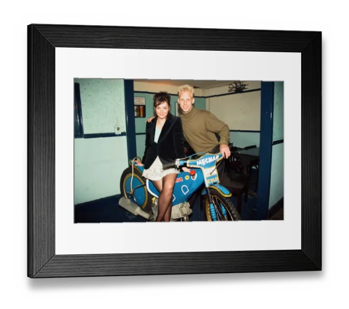 Framed Print : Martine McCutcheon visits Nue Valbonne Nightclub. 8th October 1995 Framed Print : Martine McCutcheon visits Nue Valbonne Nightclub. 8th October 1995
