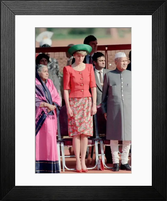 Framed Print : Prince Charles and Princess Diana visit India in February 1992 Framed Print : Prince Charles and Princess Diana visit India in February 1992