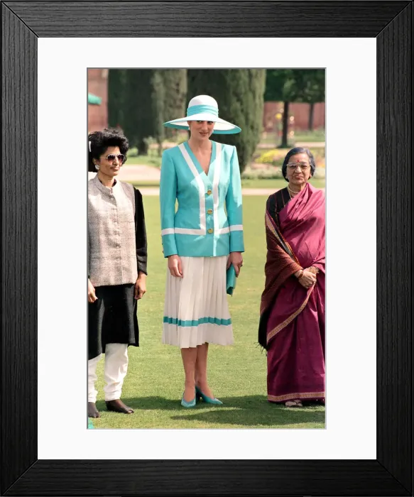 Framed Print : Prince Charles and Princess Diana visit to India between February 10th Framed Print : Prince Charles and Princess Diana visit to India between February 10th