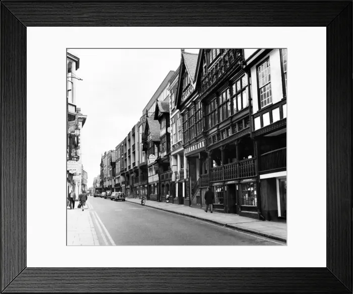 Framed Print : Street scene in Chester, Cheshire. The advantage of bridging the gaps Framed Print : Street scene in Chester, Cheshire. The advantage of bridging the gaps