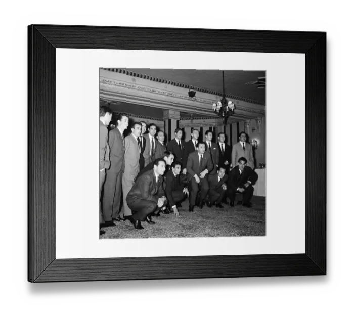 Framed Print : Real Madrid football team pictured in London ahead of their friendly with Crystal Palace Framed Print : Real Madrid football team pictured in London ahead of their friendly with Crystal Palace