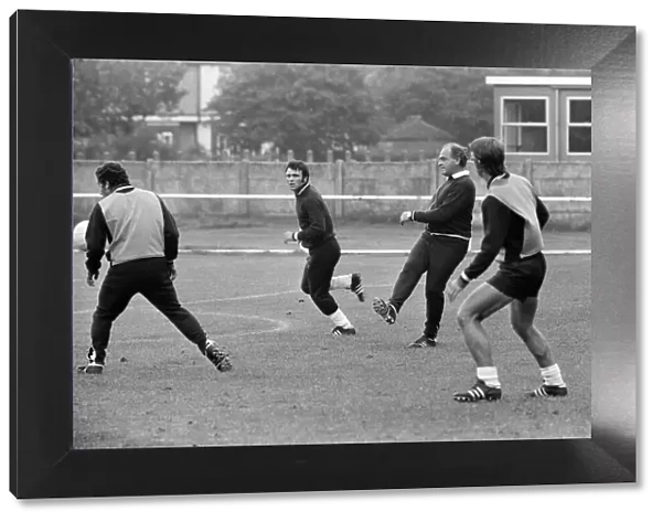 Alfredo Di Stefano shows his boys the Valencia FC how to do it as they train for their