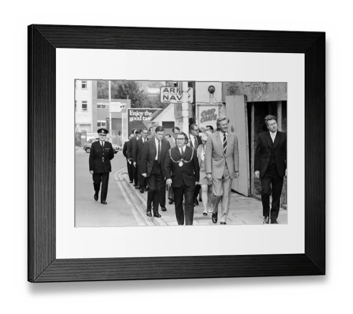 Framed Print : Michael Heseltine, Member of Parliament for Tavistock, on a tour of Basingstoke Framed Print : Michael Heseltine, Member of Parliament for Tavistock, on a tour of Basingstoke