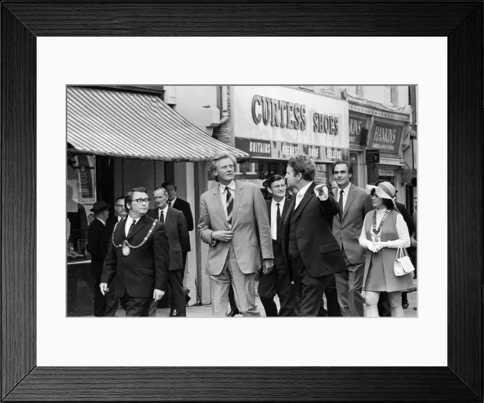 Framed Print : Michael Heseltine, Member of Parliament for Tavistock, on a tour of Basingstoke Framed Print : Michael Heseltine, Member of Parliament for Tavistock, on a tour of Basingstoke