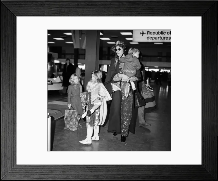 Framed Print : Off on a weeks holiday to Rome is Vanessa Redgrave with children Natasha, 7, Joely Framed Print : Off on a weeks holiday to Rome is Vanessa Redgrave with children Natasha, 7, Joely