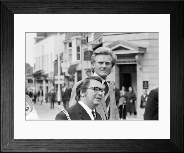 Framed Print : Michael Heseltine, Member of Parliament for Tavistock, on a tour of Basingstoke Framed Print : Michael Heseltine, Member of Parliament for Tavistock, on a tour of Basingstoke