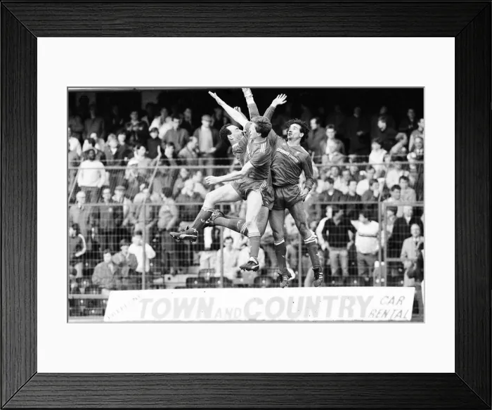Framed Print : Chelsea 0-1 Liverpool, League match at Stamford Bridge, Saturday 3rd May 1986 Framed Print : Chelsea 0-1 Liverpool, League match at Stamford Bridge, Saturday 3rd May 1986