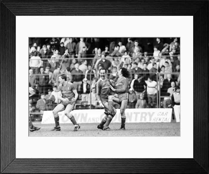 Framed Print : Chelsea 0-1 Liverpool, League match at Stamford Bridge, Saturday 3rd May 1986