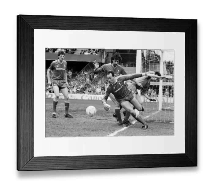 Framed Print : Chelsea 0-1 Liverpool, League match at Stamford Bridge, Saturday 3rd May 1986 Framed Print : Chelsea 0-1 Liverpool, League match at Stamford Bridge, Saturday 3rd May 1986