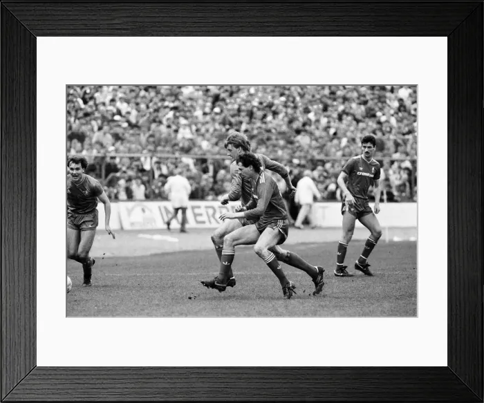 Framed Print : Chelsea 0-1 Liverpool, League match at Stamford Bridge, Saturday 3rd May 1986 Framed Print : Chelsea 0-1 Liverpool, League match at Stamford Bridge, Saturday 3rd May 1986