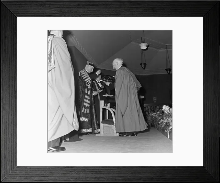 Framed Print : Lord William Beveridge attends a degree ceremony at London University. 26th January 1952 Framed Print : Lord William Beveridge attends a degree ceremony at London University. 26th January 1952
