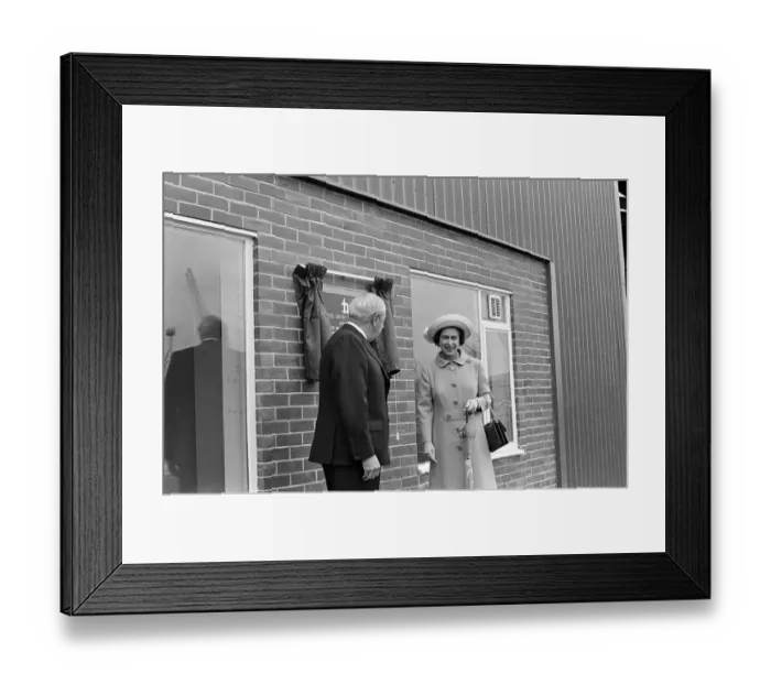 Framed Print : Queen Elizabeth II visits Tees Dock. 14th July 1977