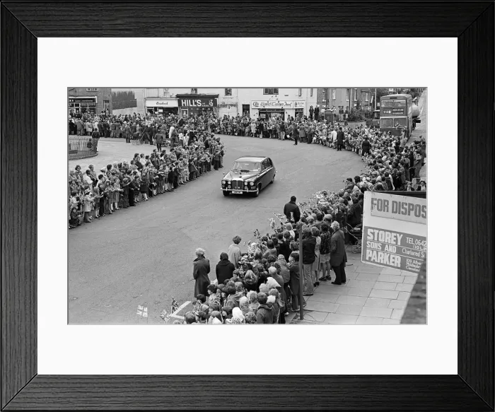Framed Print : Spectators await Queen Elizabeth II in Eston during her Silver Jubilee tour Framed Print : Spectators await Queen Elizabeth II in Eston during her Silver Jubilee tour