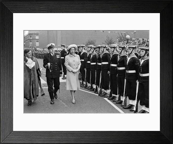 Framed Print : Queen Elizabeth II visits Hartlepool Town Centre during her Silver Jubilee tour Framed Print : Queen Elizabeth II visits Hartlepool Town Centre during her Silver Jubilee tour