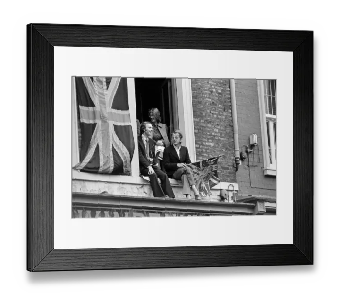 Framed Print : Queen Elizabeth II visits Stockton Town Centre during her Silver Jubilee tour Framed Print : Queen Elizabeth II visits Stockton Town Centre during her Silver Jubilee tour