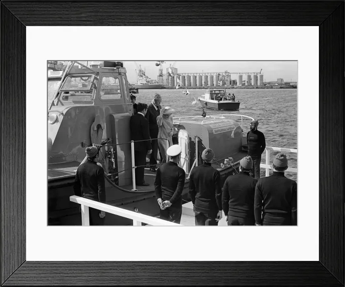 Framed Print : Queen Elizabeth II visits Hartlepool Lifeboat. 14th July 1977 Framed Print : Queen Elizabeth II visits Hartlepool Lifeboat. 14th July 1977