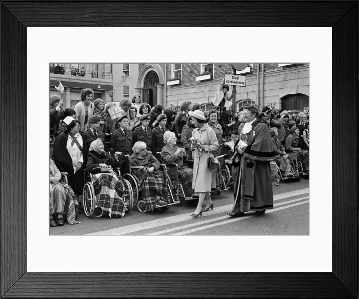 Framed Print : Queen Elizabeth II visits Stockton Town Centre during her Silver Jubilee tour Framed Print : Queen Elizabeth II visits Stockton Town Centre during her Silver Jubilee tour