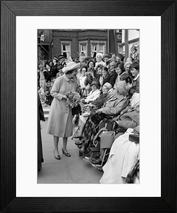 Framed Print : Queen Elizabeth II visits Hartlepool Town Centre during her Silver Jubilee tour