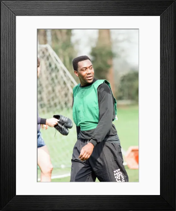 Framed Print : Lenny Henry training with Reading FC. 28th March 1991 Framed Print : Lenny Henry training with Reading FC. 28th March 1991
