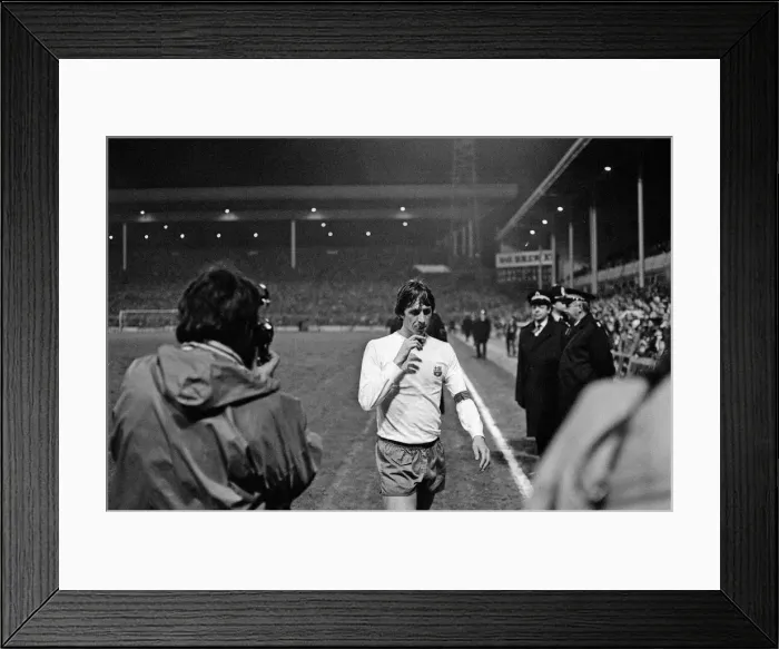Framed Print : Aston Villa v Barcelona UEFA CUP 1978 played at Villa Park Framed Print : Aston Villa v Barcelona UEFA CUP 1978 played at Villa Park