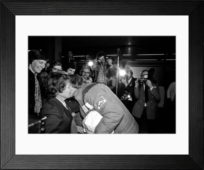 Framed Print : James Hunt, the new World Motor Racing Champion, received a hero Framed Print : James Hunt, the new World Motor Racing Champion, received a hero