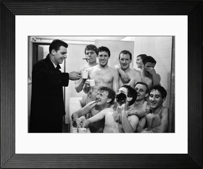 Framed Print : FA Cup Semi Final match at Burnden Park, Bolton. Everton 1 v Manchester United 0