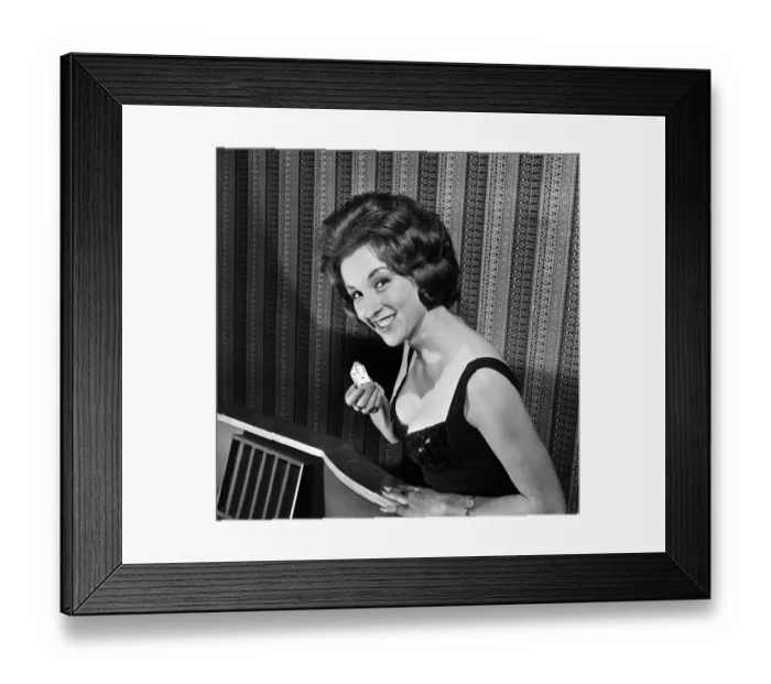 Framed Print : 22-year-old club croupier Irene Mercer. 22nd November 1964