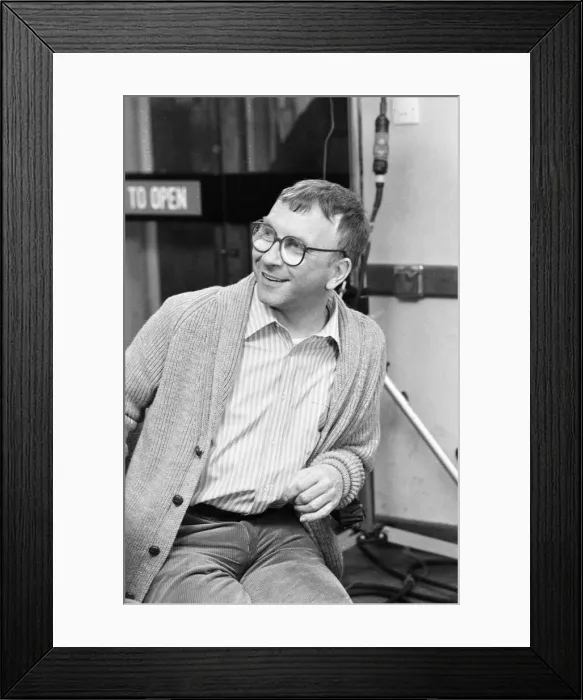 Framed Print : Victoria Wood As Seen on TV, television series, filming comedy sketches of Acorn Antiques Framed Print : Victoria Wood As Seen on TV, television series, filming comedy sketches of Acorn Antiques