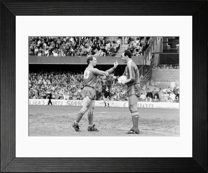 Framed Print : Chelsea 0-1 Liverpool, League match at Stamford Bridge, Saturday 3rd May 1986 Framed Print : Chelsea 0-1 Liverpool, League match at Stamford Bridge, Saturday 3rd May 1986