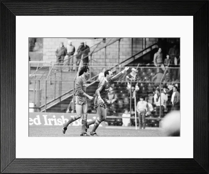 Framed Print : Chelsea 0-1 Liverpool, League match at Stamford Bridge, Saturday 3rd May 1986 Framed Print : Chelsea 0-1 Liverpool, League match at Stamford Bridge, Saturday 3rd May 1986