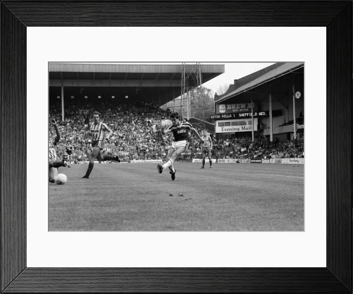 Framed Print : Aston Villa 1 - 2 Sheffield Wednesday First Division match held at Villa Park