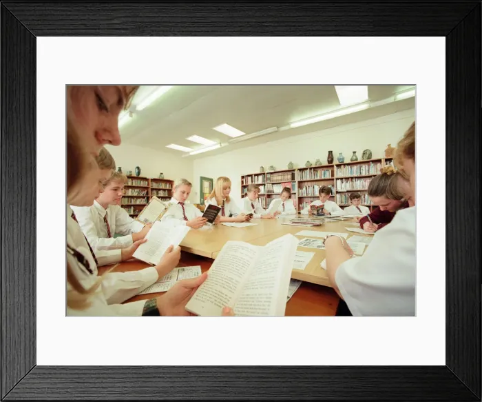 Framed Print : Pupils from Dene School, Thornby, who are book reviewers for Newspapers in Education Framed Print : Pupils from Dene School, Thornby, who are book reviewers for Newspapers in Education