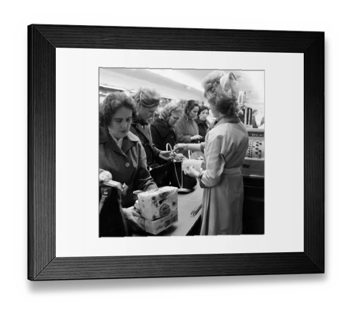 Framed Print : Shoppers, Fine Fare Supermarket, Wilton, London, 29th October 1963
