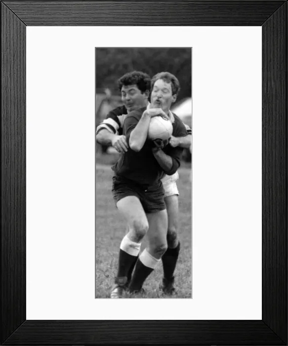 Framed Print : Stratfords Paddy Manning collars Bruce Williams. 3rd November 1990