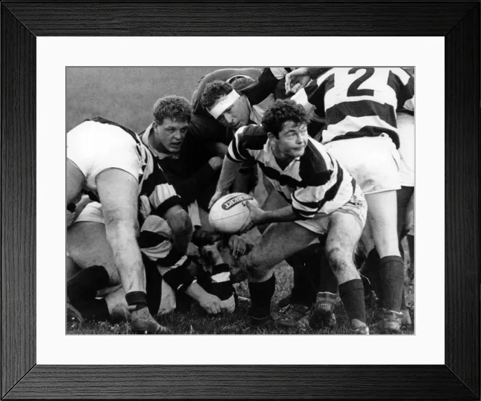 Framed Print : Stratfords Paddy Manning passes. 30th October 1990 Framed Print : Stratfords Paddy Manning passes. 30th October 1990