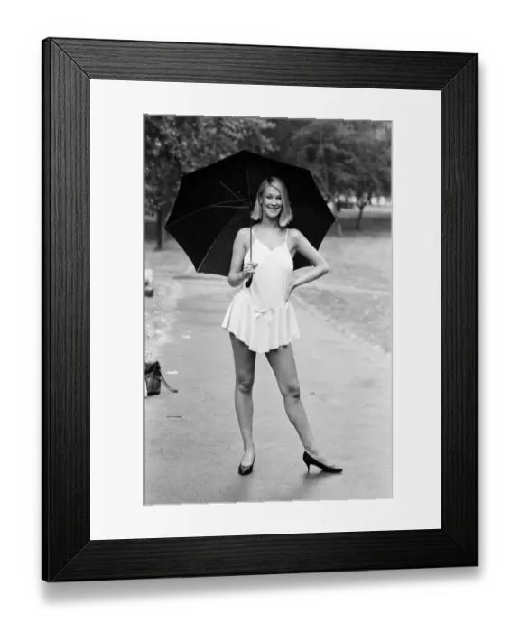 Framed Print : British Home Stores Autumn / Winter Fashions, Photo-shoot, London, 9th July 1984 Framed Print : British Home Stores Autumn / Winter Fashions, Photo-shoot, London, 9th July 1984
