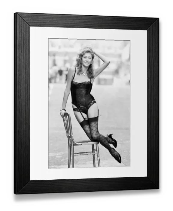 Framed Print : British Home Stores Fashions, Photo-shoot, London, 10th July 1985 Framed Print : British Home Stores Fashions, Photo-shoot, London, 10th July 1985