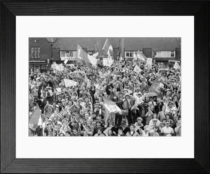 Framed Print : Liverpool FC, Homecoming Victory Parade after winning the FA Cup