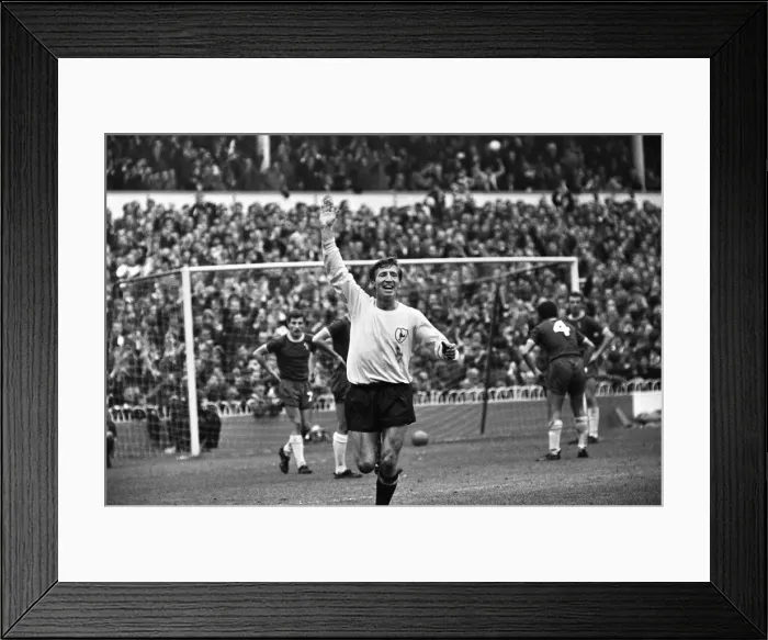 Framed Print : English League Division One match at White Hart Lane. Tottenham Hotspur 1 v Chelsea Framed Print : English League Division One match at White Hart Lane. Tottenham Hotspur 1 v Chelsea