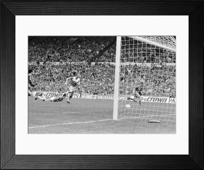 Framed Print : FA Cup Final at Wembley Stadium, Saturday 10th May 1986. Liverpool 3 v Everton 1 Framed Print : FA Cup Final at Wembley Stadium, Saturday 10th May 1986. Liverpool 3 v Everton 1