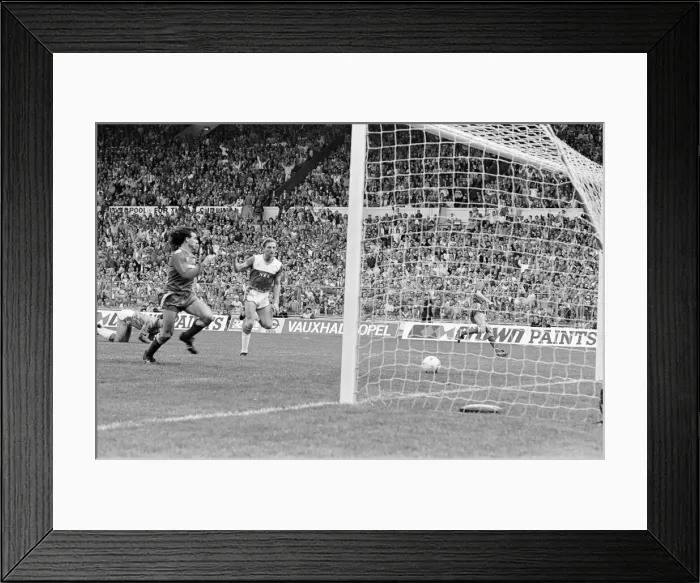 Framed Print : FA Cup Final at Wembley Stadium, Saturday 10th May 1986. Liverpool 3 v Everton 1 Framed Print : FA Cup Final at Wembley Stadium, Saturday 10th May 1986. Liverpool 3 v Everton 1