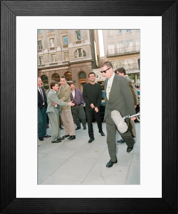 Framed Print : George Michael arriving at the Law Courts for his legal battle with Sony Framed Print : George Michael arriving at the Law Courts for his legal battle with Sony